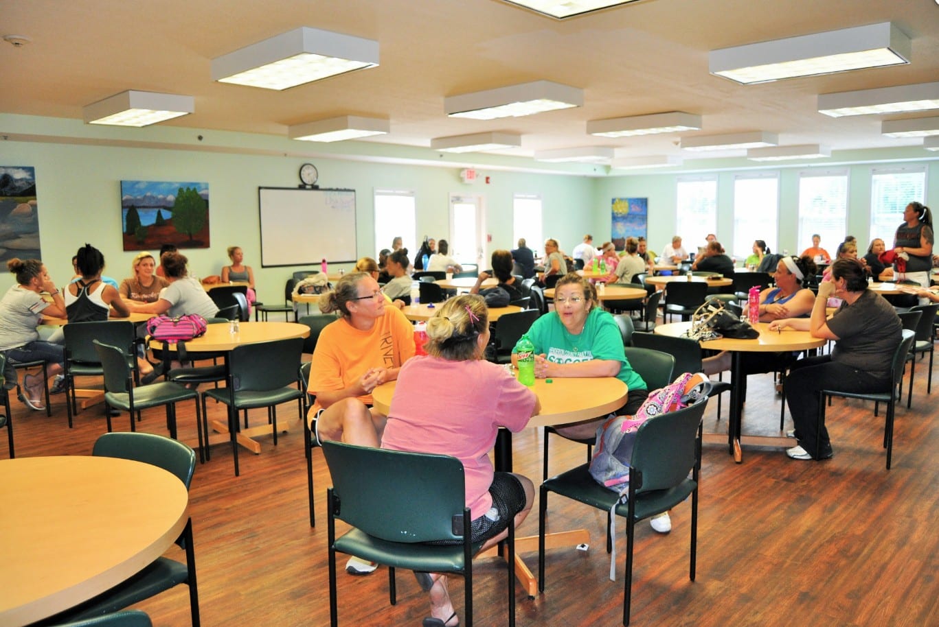WARM COMMUNITY ROOM